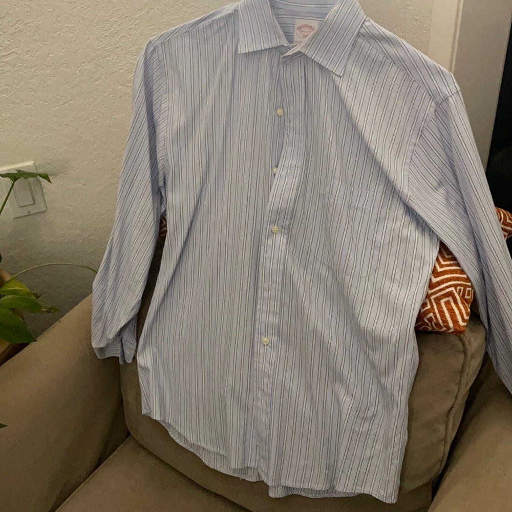 Barely worn men’s brook brothers